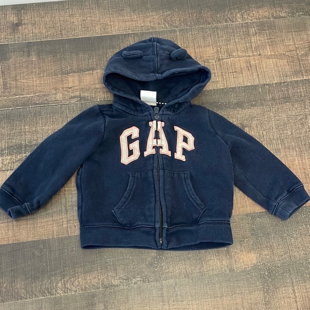 Girls size 12-18 months GAP zip up hoodie